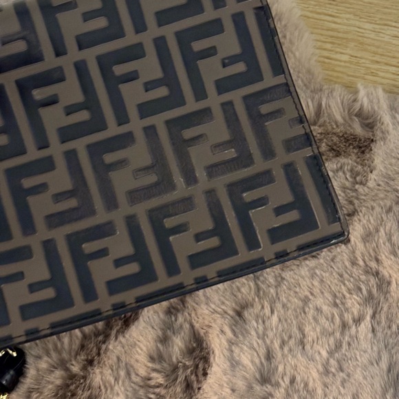 Fendi Black/brown Zucca Embossed Leather Small Kan U Shoulder Bag - Picture 6 of 15